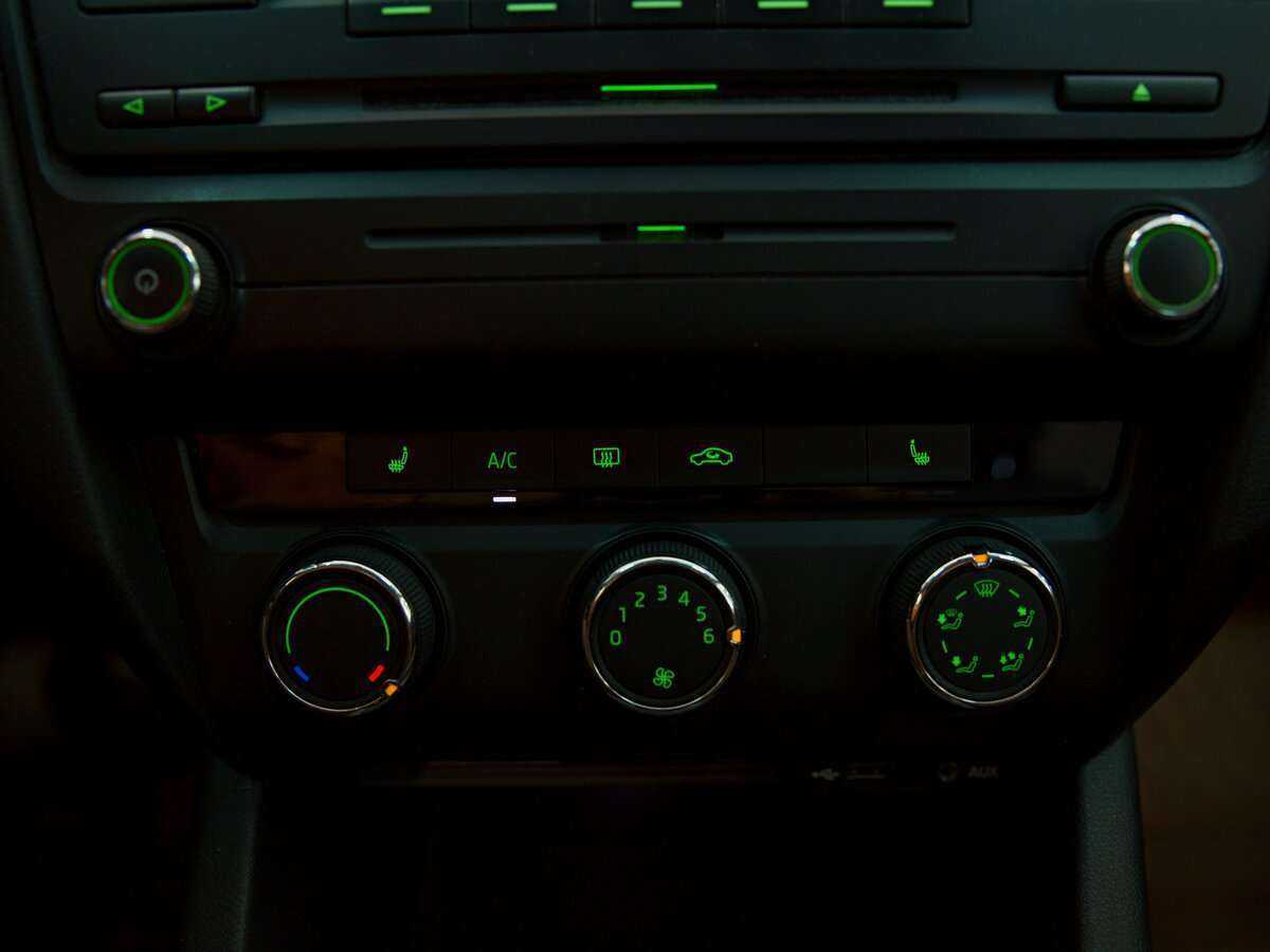 Купить Шкода Октавия, 2014, 233 564 км.. Фото: #11