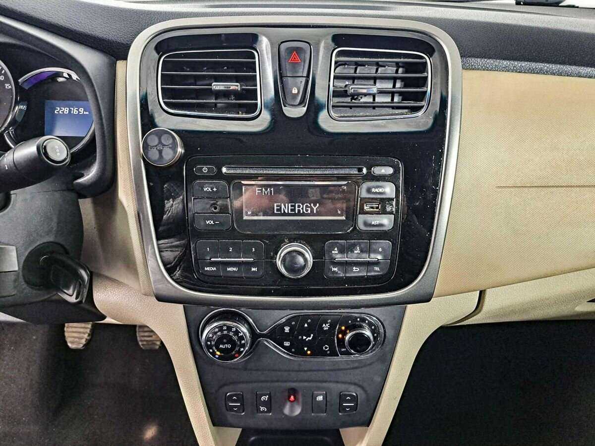 Купить Рено Логан, 2016, 228 500 км.. Фото: #12