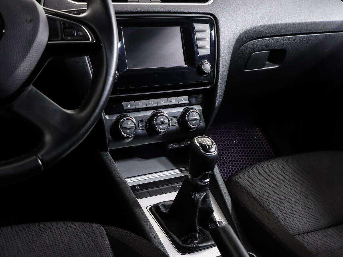 Купить Шкода Октавия, 2015, 225 559 км.. Фото: #9