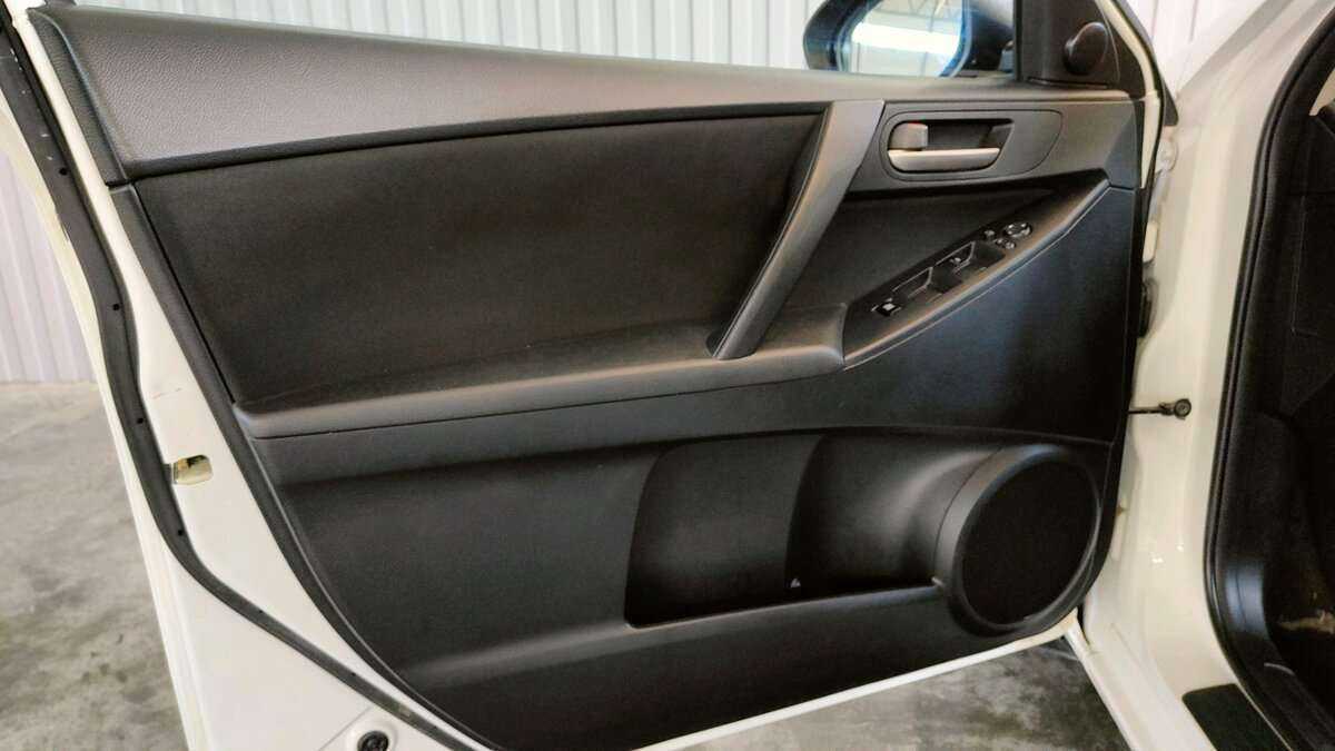 Купить Мазда 3, 2012, 260 171 км.. Фото: #10