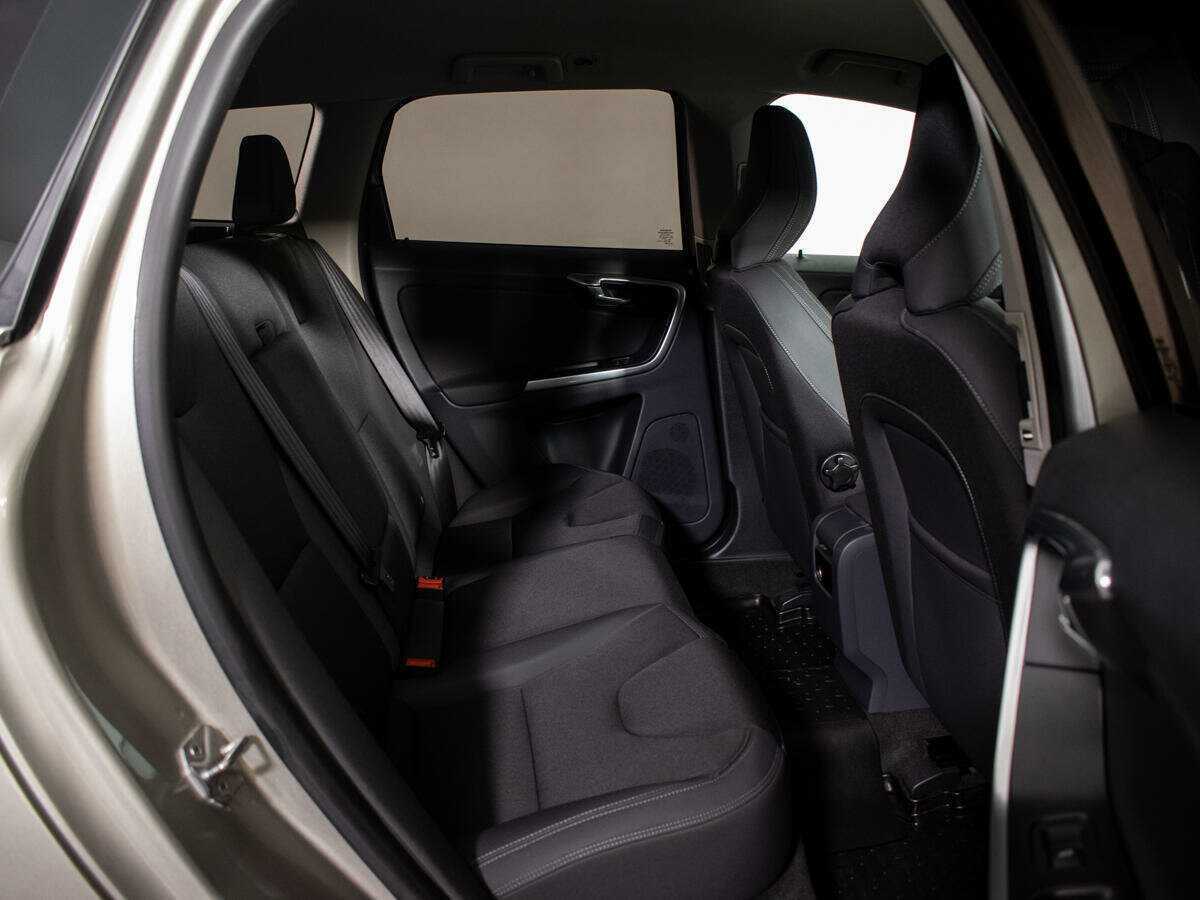 Купить Вольво ИксЦ60, 2014, 123 043 км.. Фото: #7