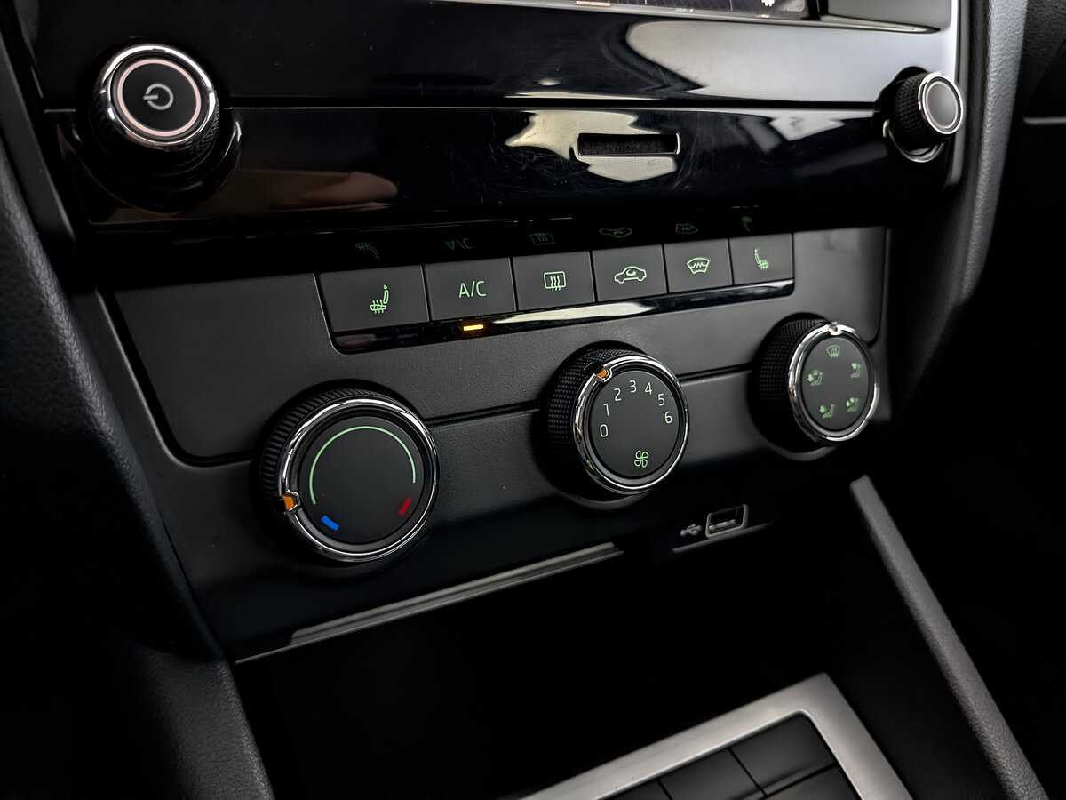 Купить Шкода Октавия, 2019, 125 255 км.. Фото: #19