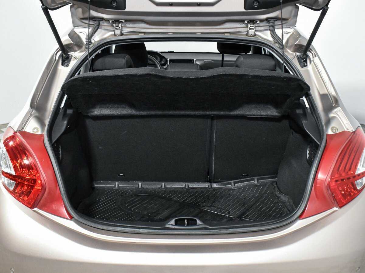 Купить Пежо 208, 2014, 68 000 км.. Фото: #21