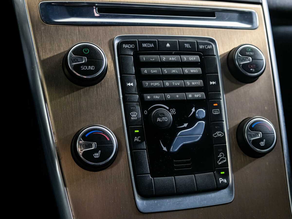 Купить Вольво ИксЦ60, 2014, 199 711 км.. Фото: #10