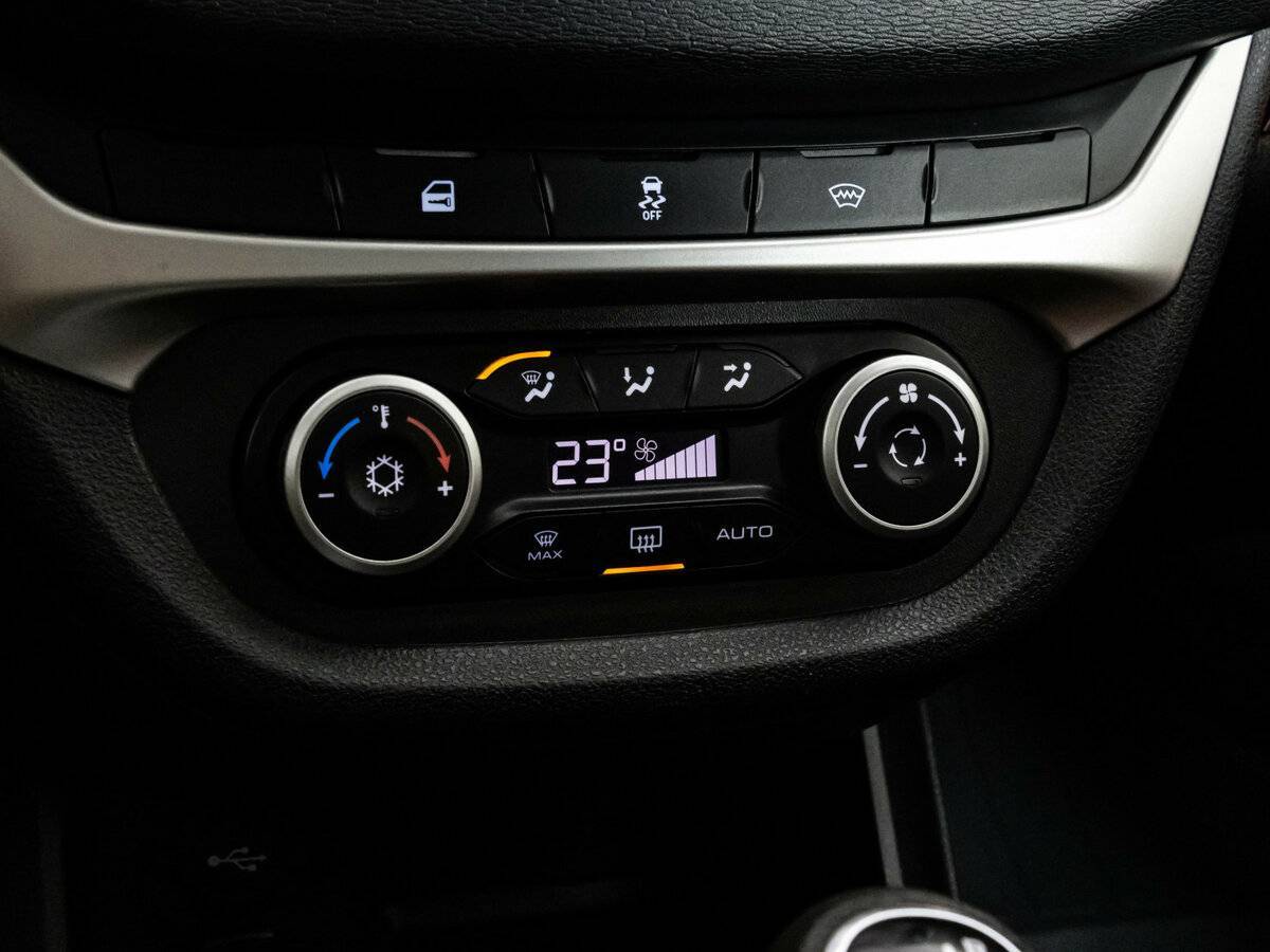 Купить Лада (ВАЗ) Веста, 2019, 99 843 км.. Фото: #13